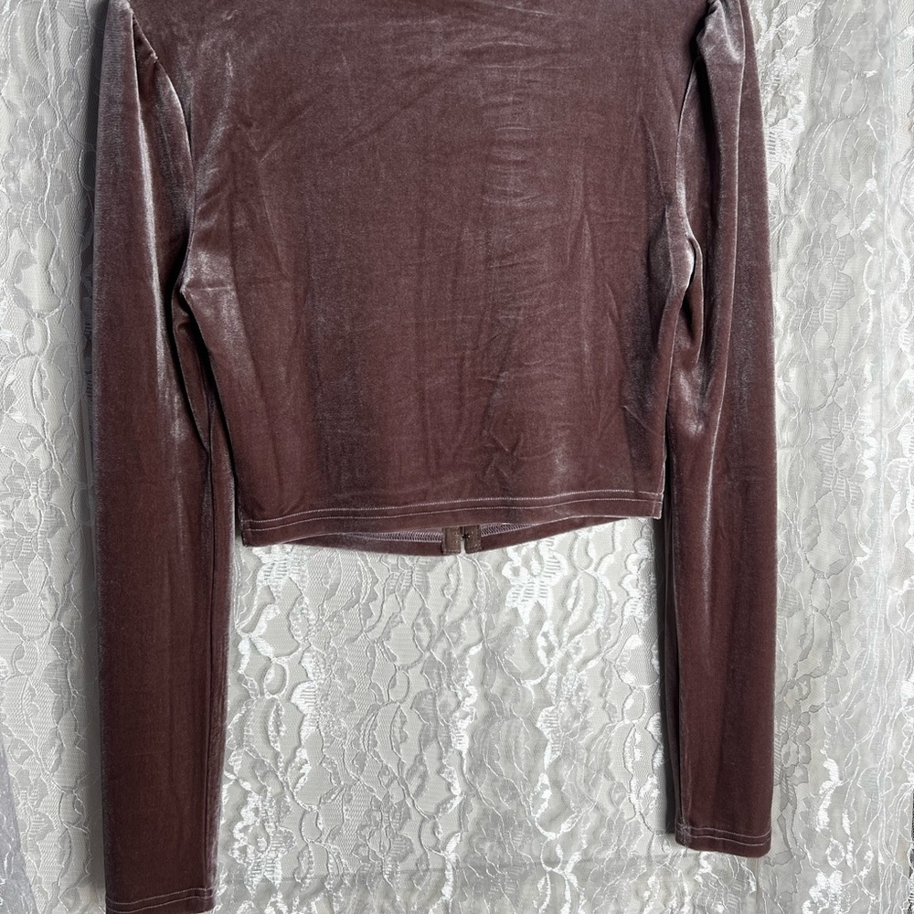 Urban Bridge velour Long Sleeve Velvet Crop Top - Picture 3 of 3